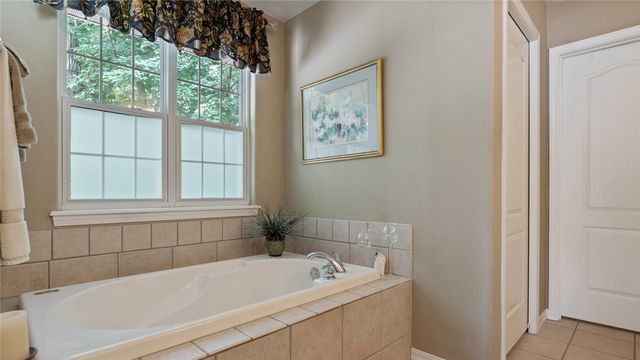 9 Barrhead Lane, Bella Vista, AR 72715