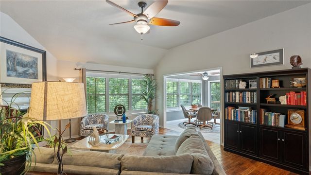 9 Barrhead Lane, Bella Vista, AR 72715