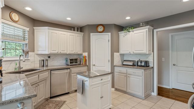 9 Barrhead Lane, Bella Vista, AR 72715