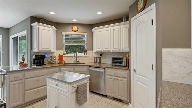 9 Barrhead Lane, Bella Vista, AR 72715