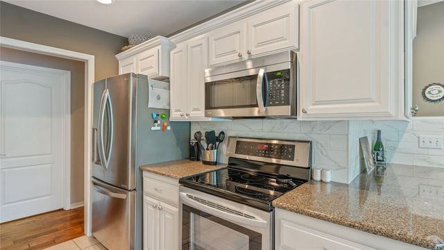 9 Barrhead Lane, Bella Vista, AR 72715