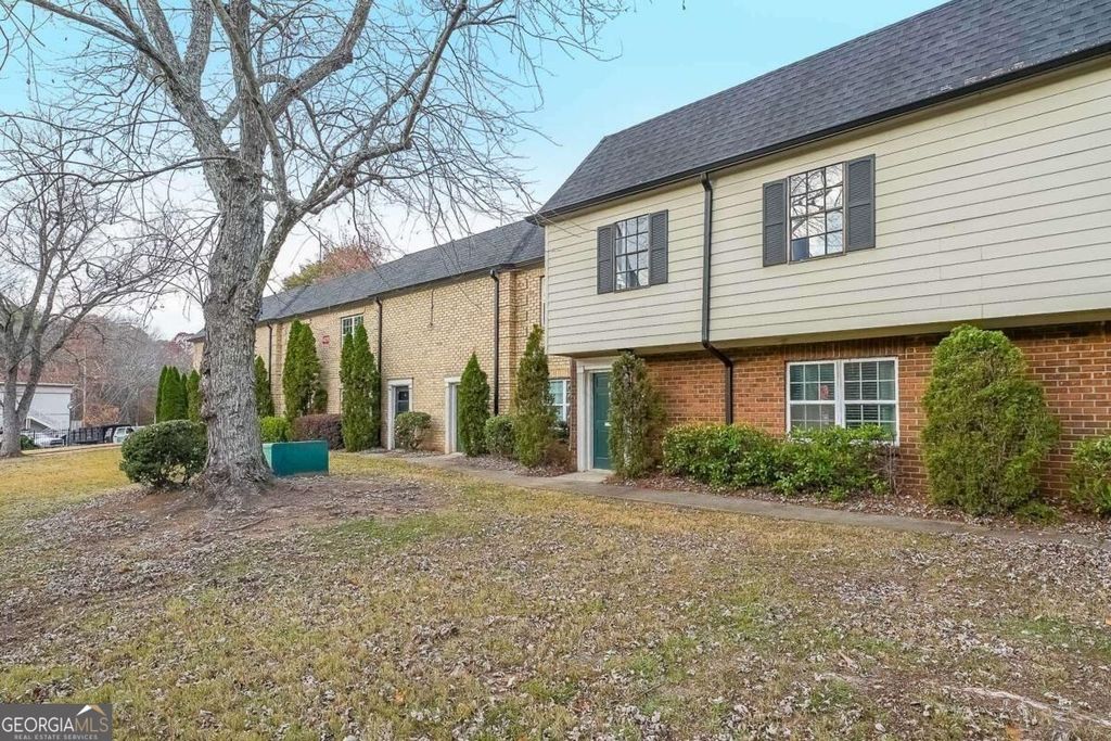 400 Winding River Drive E, Atlanta, GA 30350 — exterior