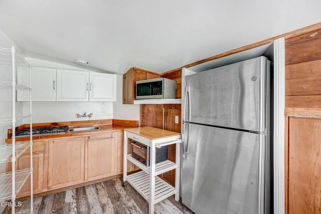586 Los Rocas Drive, Sierra Madre, CA 91024