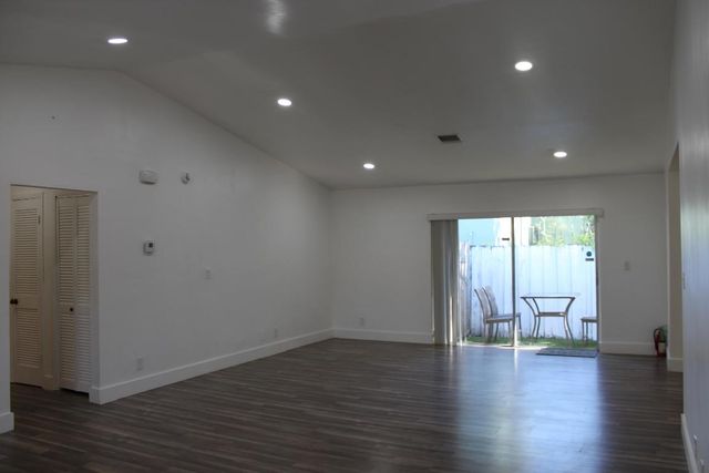 3240 SW 4th Street, Deerfield Beach, FL 33442