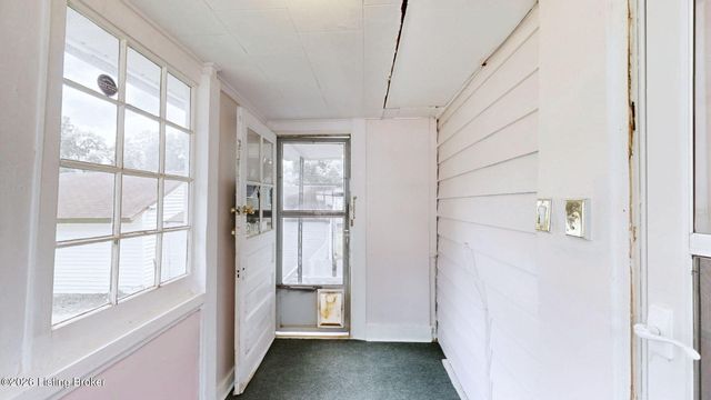 605 Fountain Ave, Lyndon, KY 40222