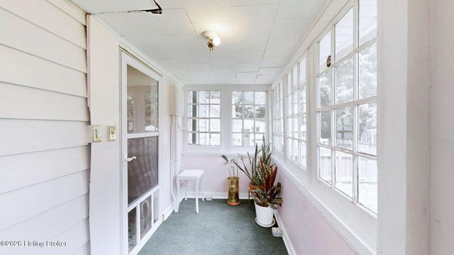 605 Fountain Ave, Lyndon, KY 40222