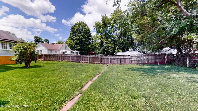 605 Fountain Ave, Lyndon, KY 40222