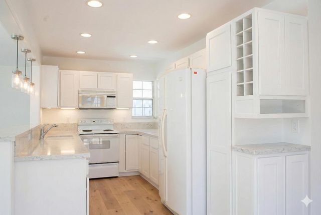 364 Village Dr, St Augustine, FL 32084