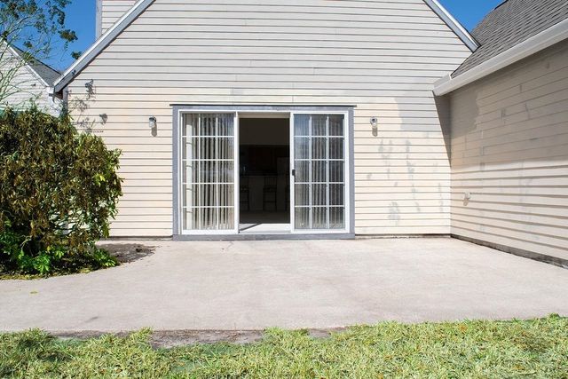 364 Village Dr, St Augustine, FL 32084