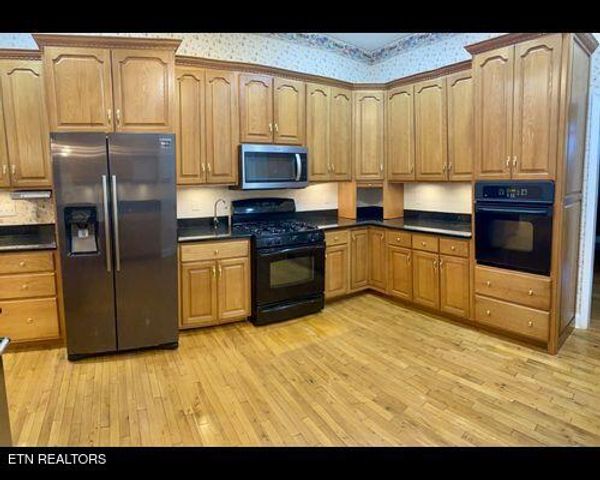 323 Harmon Rd, New Tazewell, TN 37825