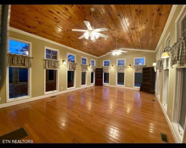 323 Harmon Rd, New Tazewell, TN 37825