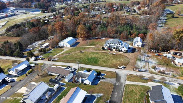 323 Harmon Rd, New Tazewell, TN 37825