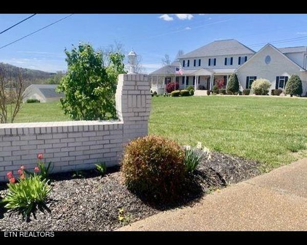 323 Harmon Rd, New Tazewell, TN 37825