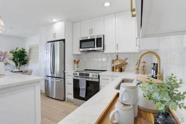 319 Volney Lane, Encinitas, CA 92024