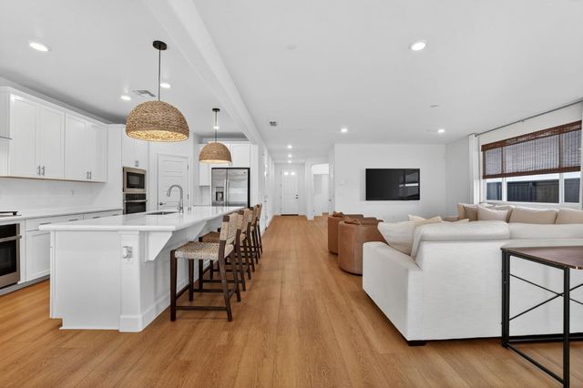 5936 Rosalee St, Sacramento, CA 95835