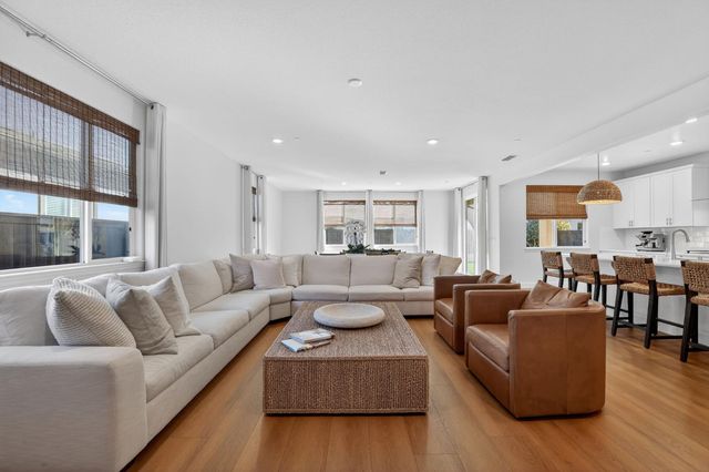 5936 Rosalee St, Sacramento, CA 95835