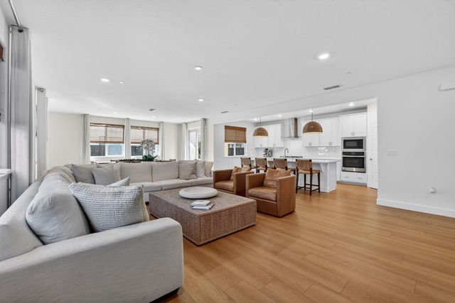 5936 Rosalee St, Sacramento, CA 95835