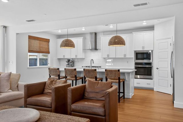 5936 Rosalee St, Sacramento, CA 95835