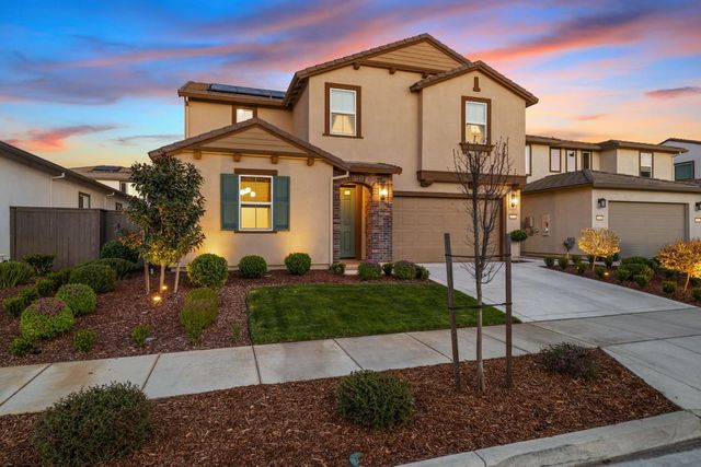 5936 Rosalee St, Sacramento, CA 95835