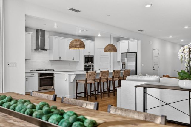 5936 Rosalee St, Sacramento, CA 95835