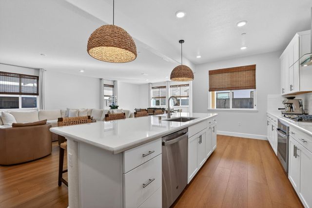 5936 Rosalee St, Sacramento, CA 95835