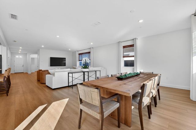 5936 Rosalee St, Sacramento, CA 95835