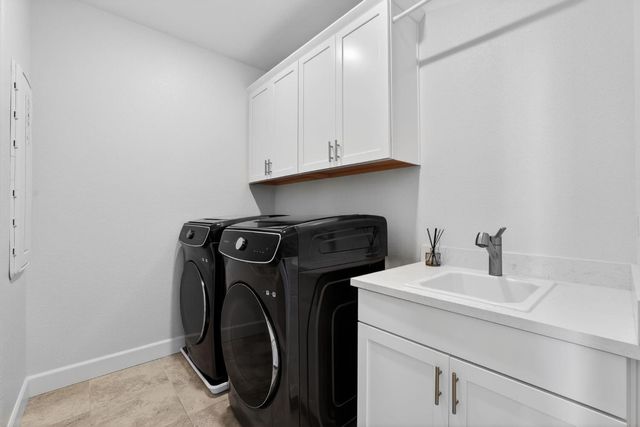 5936 Rosalee St, Sacramento, CA 95835