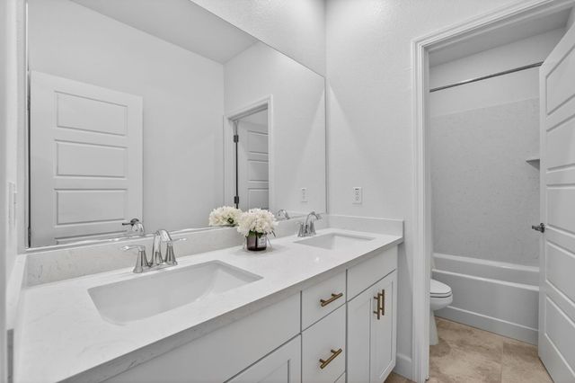 5936 Rosalee St, Sacramento, CA 95835