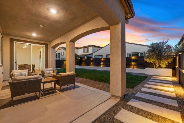 5936 Rosalee St, Sacramento, CA 95835