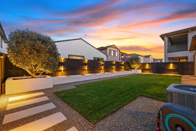 5936 Rosalee St, Sacramento, CA 95835