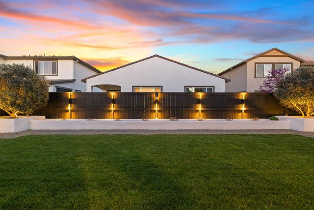 5936 Rosalee St, Sacramento, CA 95835