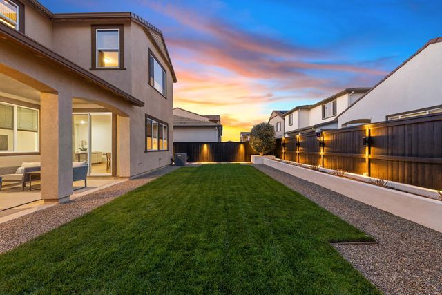 5936 Rosalee St, Sacramento, CA 95835