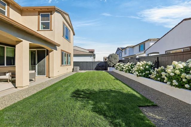 5936 Rosalee St, Sacramento, CA 95835