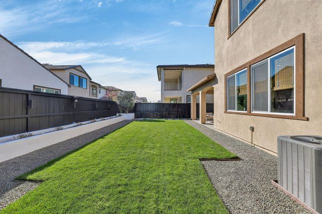 5936 Rosalee St, Sacramento, CA 95835