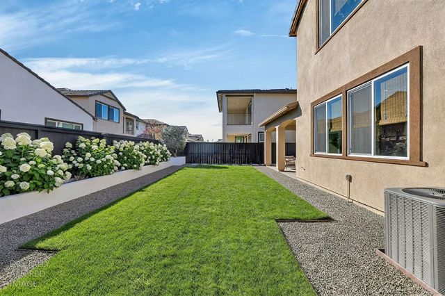 5936 Rosalee St, Sacramento, CA 95835