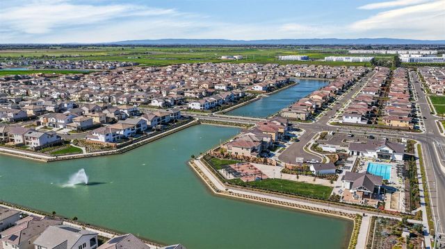 5936 Rosalee St, Sacramento, CA 95835