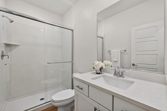 5936 Rosalee St, Sacramento, CA 95835