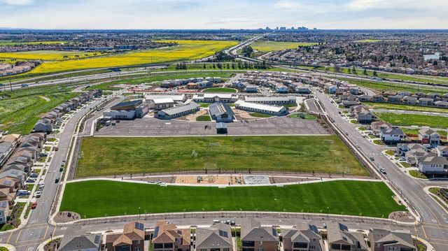 5936 Rosalee St, Sacramento, CA 95835