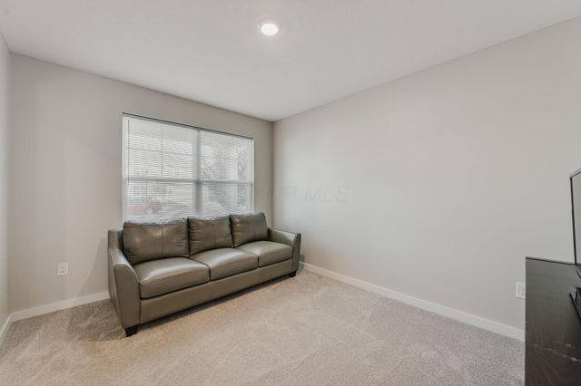 2134 Pentress Drive, Grove City, OH 43123