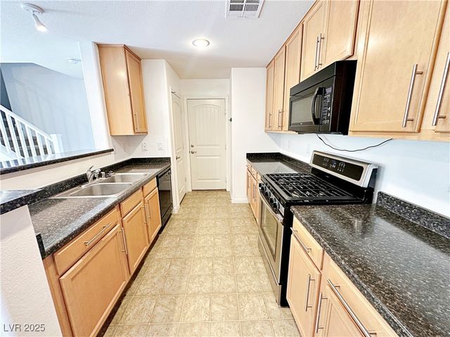 10820 Mystic Shore Avenue, Las Vegas, NV 89166