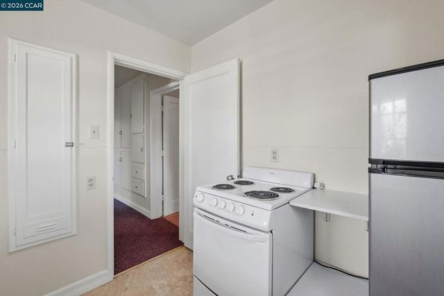 1021 1021 Ulfinian Way, Martinez, CA 94553