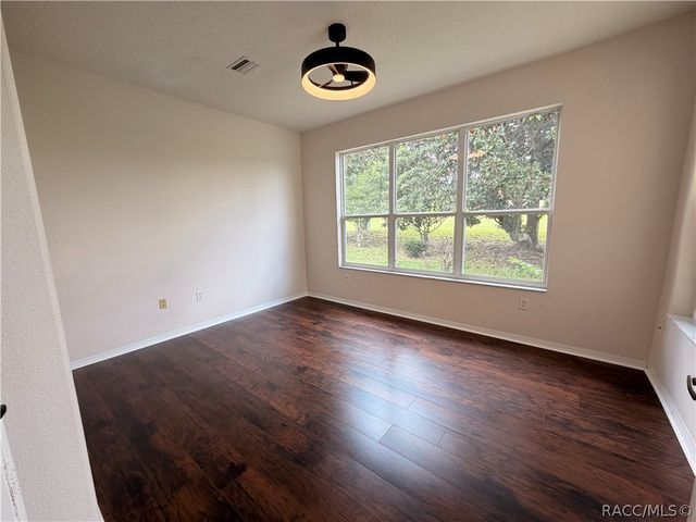 215 W Mickey Mantle Path, Hernando, FL 34442