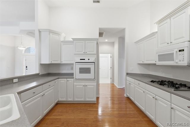 215 W Mickey Mantle Path, Hernando, FL 34442