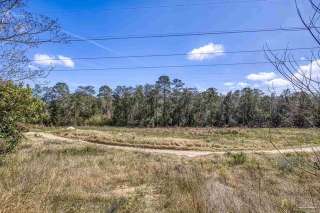 6733 Oakcliff Rd, Pensacola, FL 32526