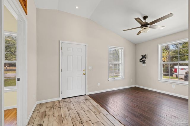 6733 Oakcliff Rd, Pensacola, FL 32526