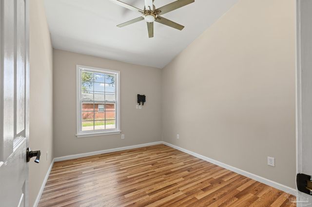 6733 Oakcliff Rd, Pensacola, FL 32526