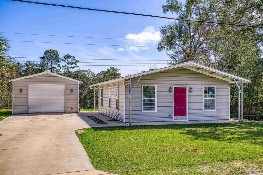 6733 Oakcliff Rd, Pensacola, FL 32526