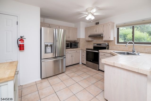 13229 Dell Pl, Stanhope Boro, NJ 07874