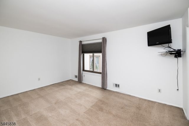 13229 Dell Pl, Stanhope Boro, NJ 07874