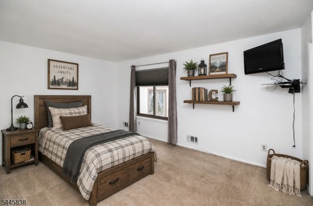 13229 Dell Pl, Stanhope Boro, NJ 07874